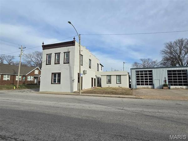 1223 W Main ST, Belleville, IL 62220