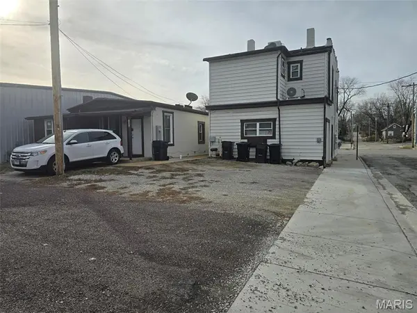 1223 W Main ST, Belleville, IL 62220