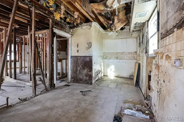 3742 California AVE, St Louis, MO 63118