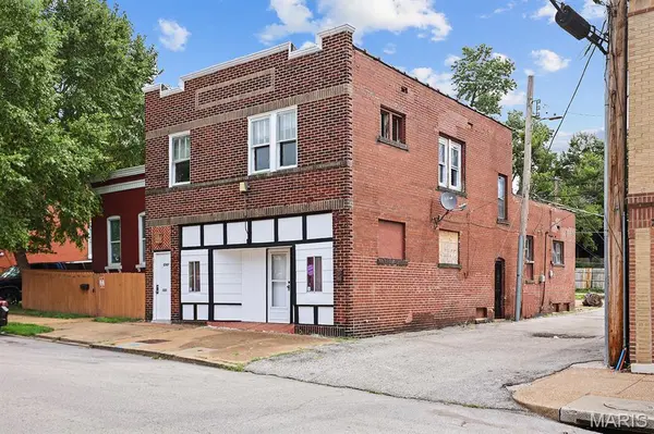3742 California AVE, St Louis, MO 63118
