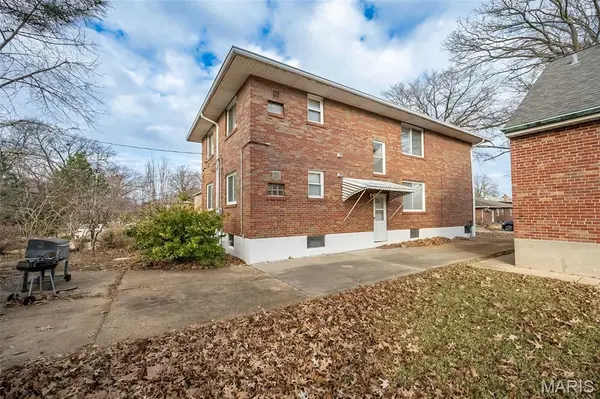 5836 Robert AVE #38, St Louis, MO 63109