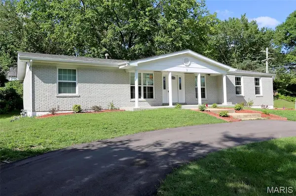 7 Barbre CT, St Louis, MO 63119