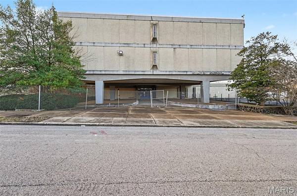 5750 Lotus AVE, St Louis, MO 63112