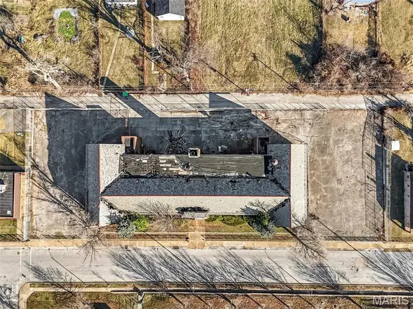 4215 W Kennerly AVE, St Louis, MO 63113