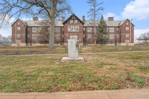 5814 Thekla AVE, St Louis, MO 63120