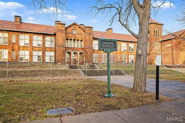 3417 Grace AVE, St Louis, MO 63116