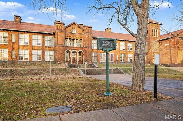 3417 Grace AVE, St Louis, MO 63116