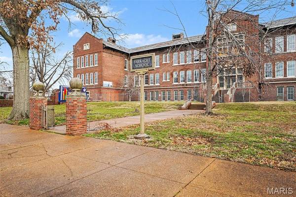 4025 Sullivan AVE, St Louis, MO 63107