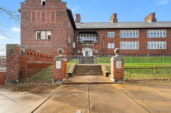 4908 Cote Brilliante AVE, St Louis, MO 63113