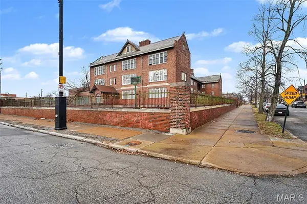 4908 Cote Brilliante AVE, St Louis, MO 63113