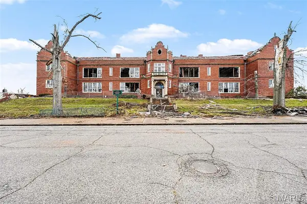 2616 Cora AVE, St Louis, MO 63113
