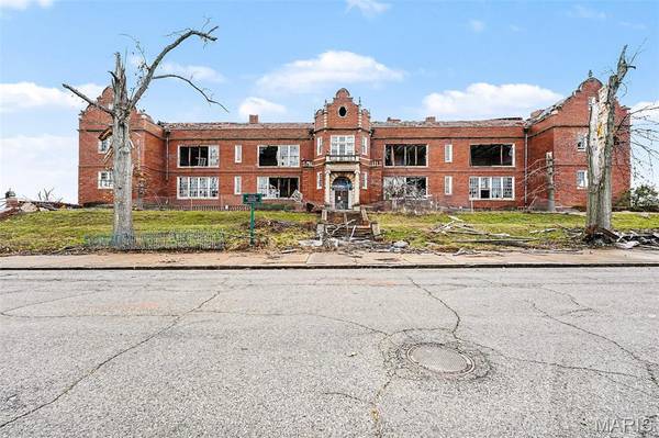 2616 Cora AVE, St Louis, MO 63113