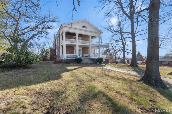 718 State ST, Chester, IL 62233