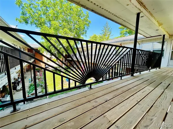 207 S 5th ST, Louisiana, MO 63353