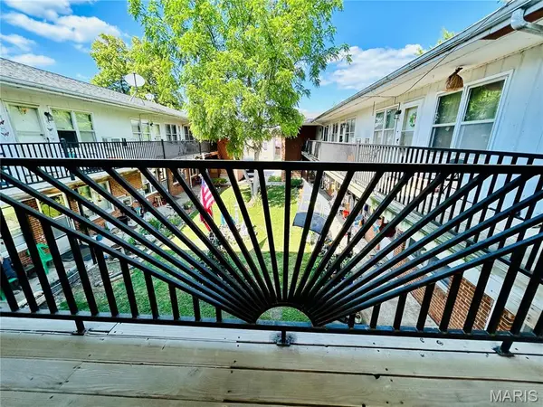 207 S 5th ST, Louisiana, MO 63353