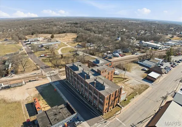 160 N Main ST, St Clair, MO 63077