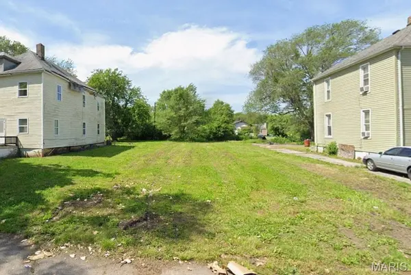 3312 Market AVE, East St Louis, IL 62207