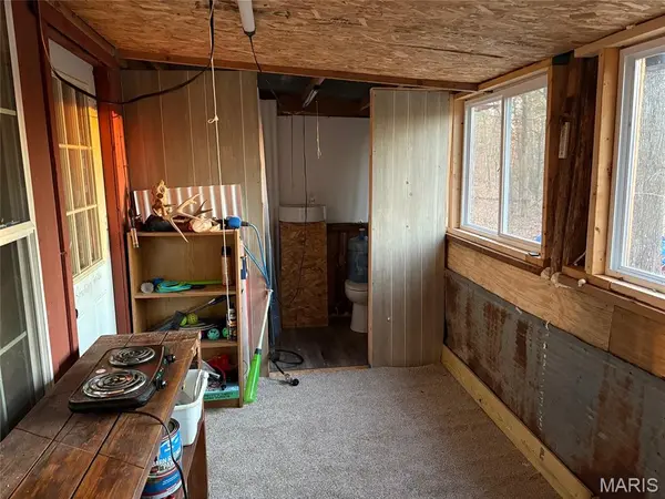 0 4.7 Acres Log Cabin TRL, New Florence, MO 63363