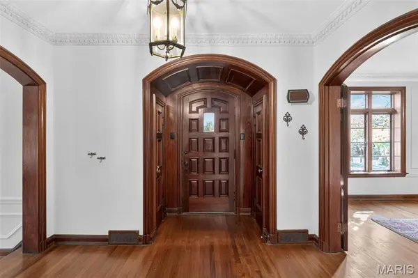 22 Country Club PL, Belleville, IL 62223