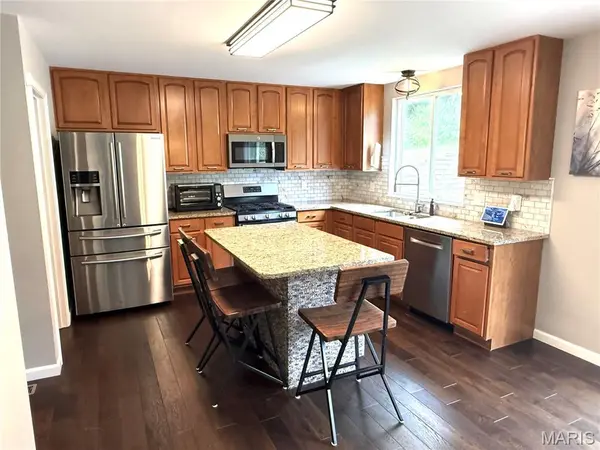 4943 Country Club DR, Unincorporated, MO 63049
