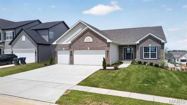 421 Farmhouse DR, O'fallon, MO 63385