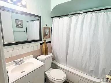 9776 Dennis DR, St Louis, MO 63136