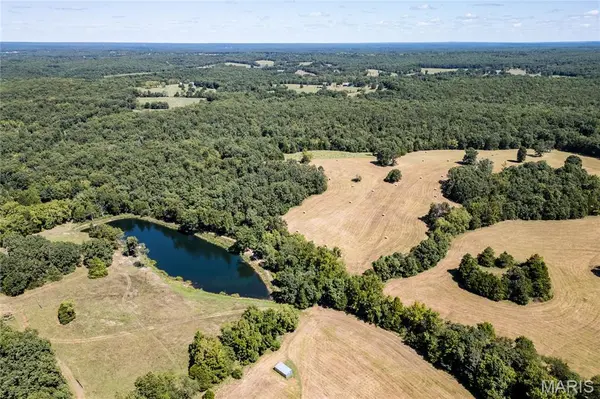31 Sunset LN, Steelville, MO 65565