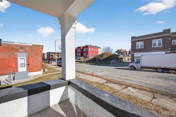 3841 California AVE, St Louis, MO 63118