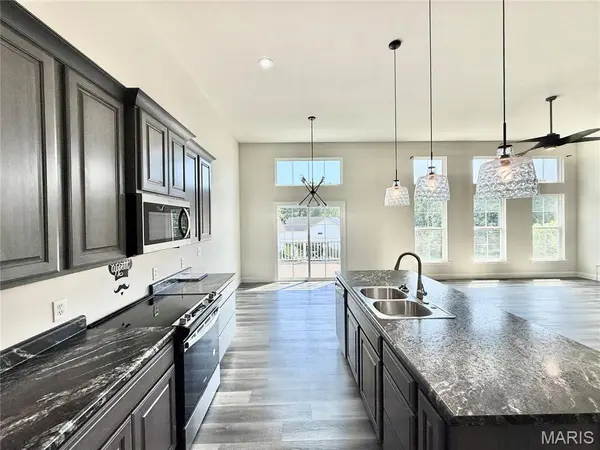 1614 Sugar Creek DR, Festus, MO 63028