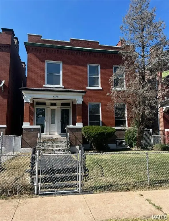 4537 Clarence AVE, St Louis, MO 63115