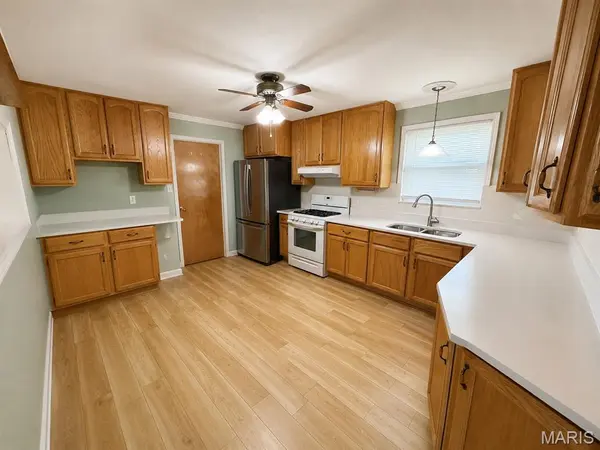 3020 Sycamore ST, Cuba, MO 65453