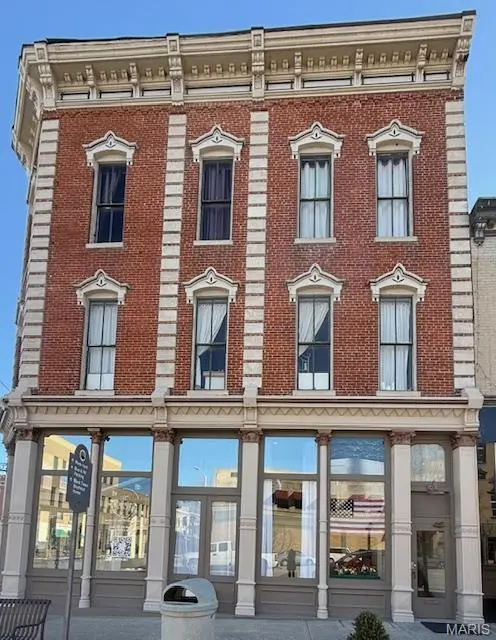 201 - 203 Broadway ST, Hannibal, MO 63401