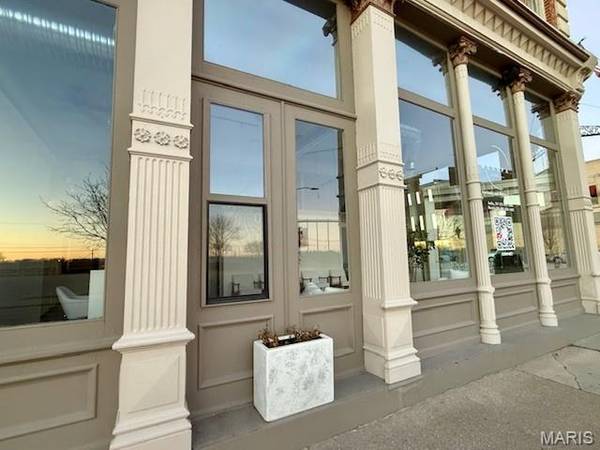 201 - 203 Broadway ST, Hannibal, MO 63401