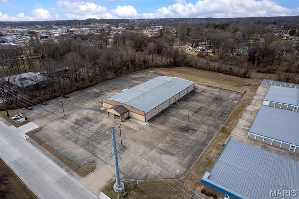 823 Clark AVE, Cape Girardeau, MO 63701