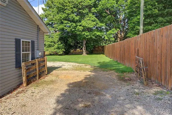 301 State Highway 51 S, Marble Hill, MO 63764