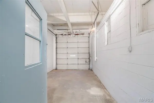 6609 Olive BLVD, University City, MO 63130