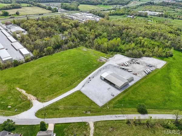 15 Hampel Industrial DR, Moscow Mills, MO 63362