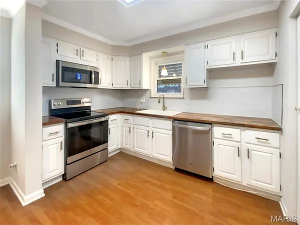 826 Catskill DR, St Louis, MO 63125