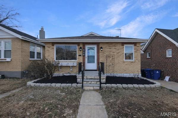 826 Catskill DR, St Louis, MO 63125