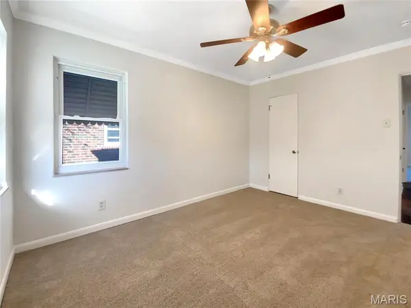 826 Catskill DR, St Louis, MO 63125