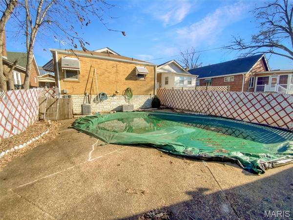 826 Catskill DR, St Louis, MO 63125