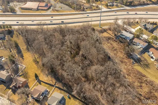 514 Meramec Station RD, Ballwin, MO 63021