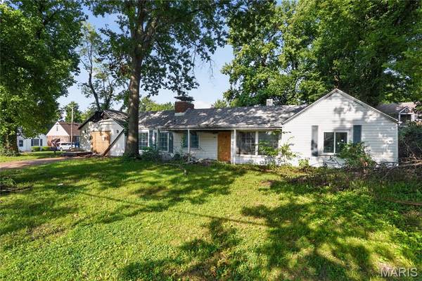 35 Robert AVE, Ferguson, MO 63135