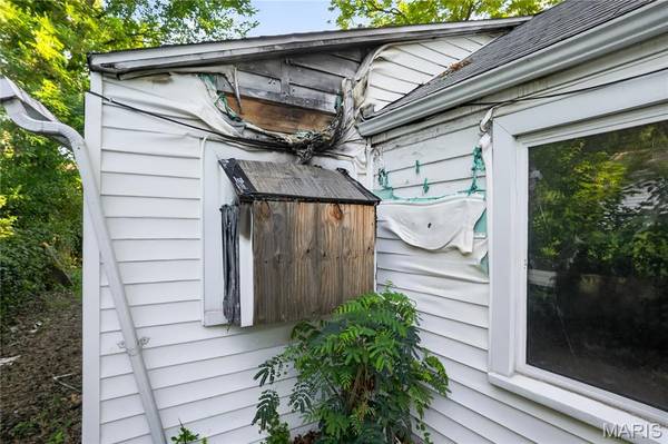 35 Robert AVE, Ferguson, MO 63135