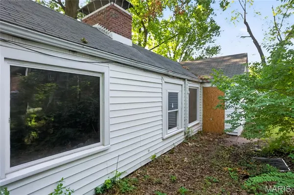 35 Robert AVE, Ferguson, MO 63135