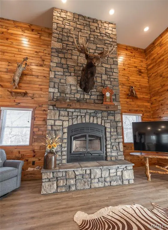 47 Mount Zion RD, Tuscumbia, MO 65082