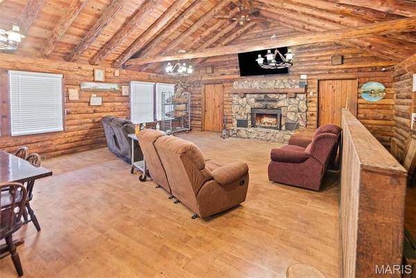 1162 School ST, Percy, IL 62272