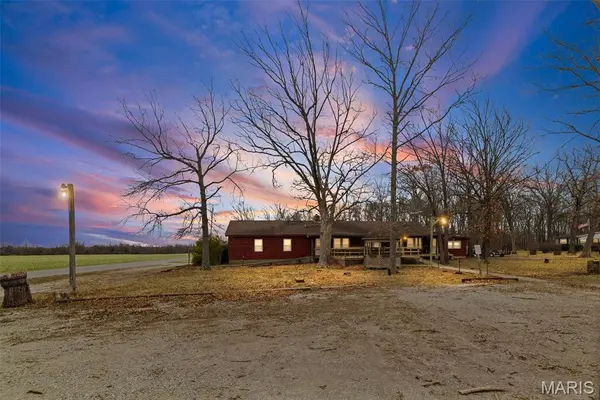 1162 School ST, Percy, IL 62272
