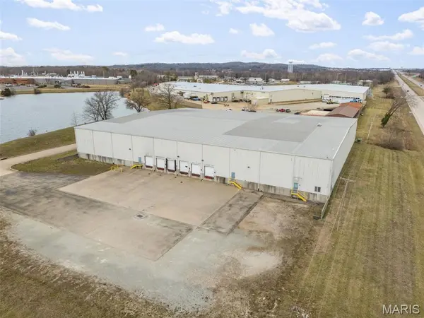 1500 Dismuke DR, Farmington, MO 63640