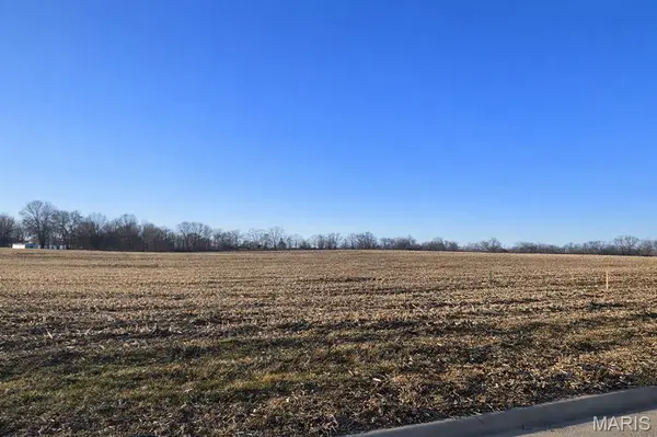 2261 Staunton RD, Troy, IL 62294